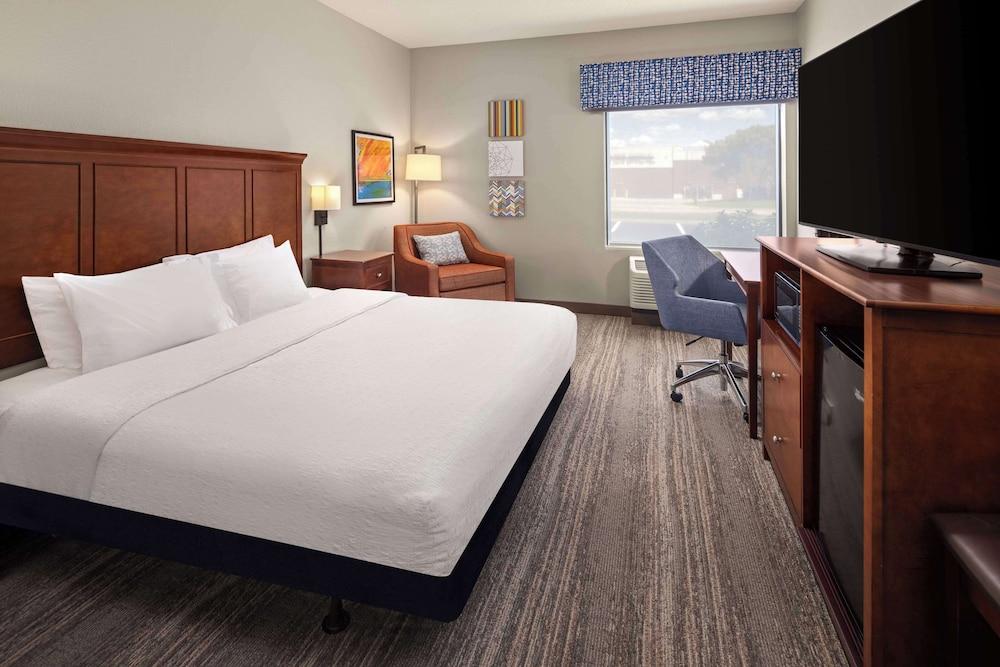 Hampton Inn Minneapolis NW Maple Grove photo 8