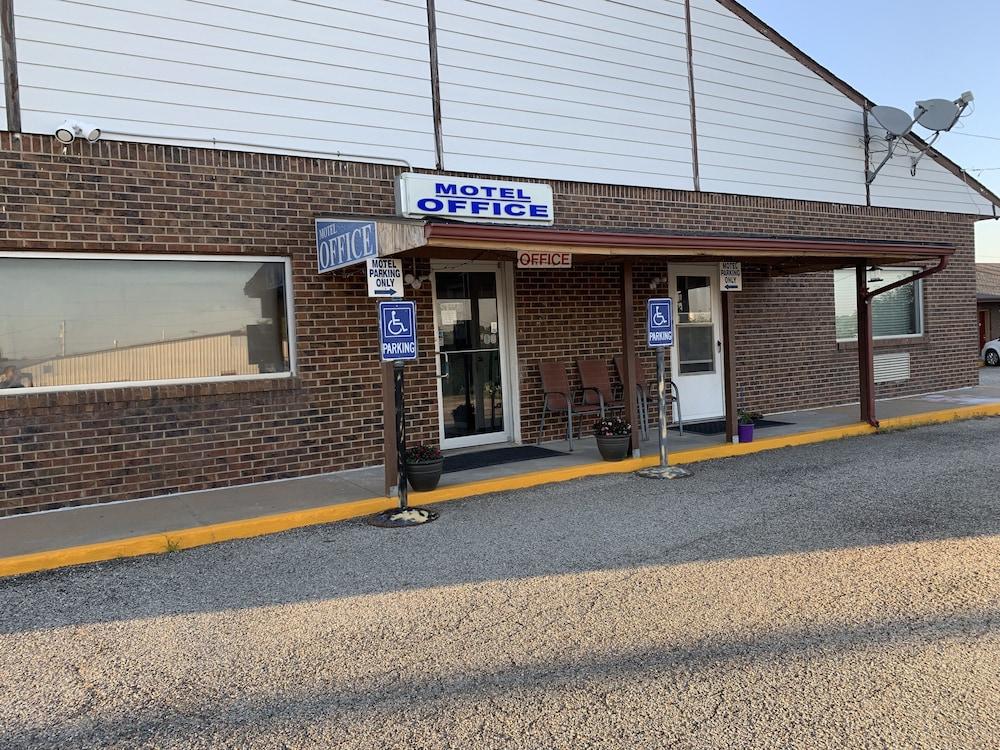 Economy Inn photo 1