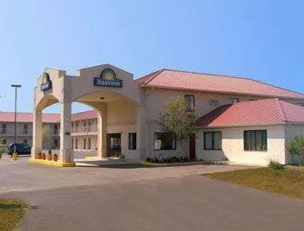 Days Inn by Wyndham Centre — hotel in Centre