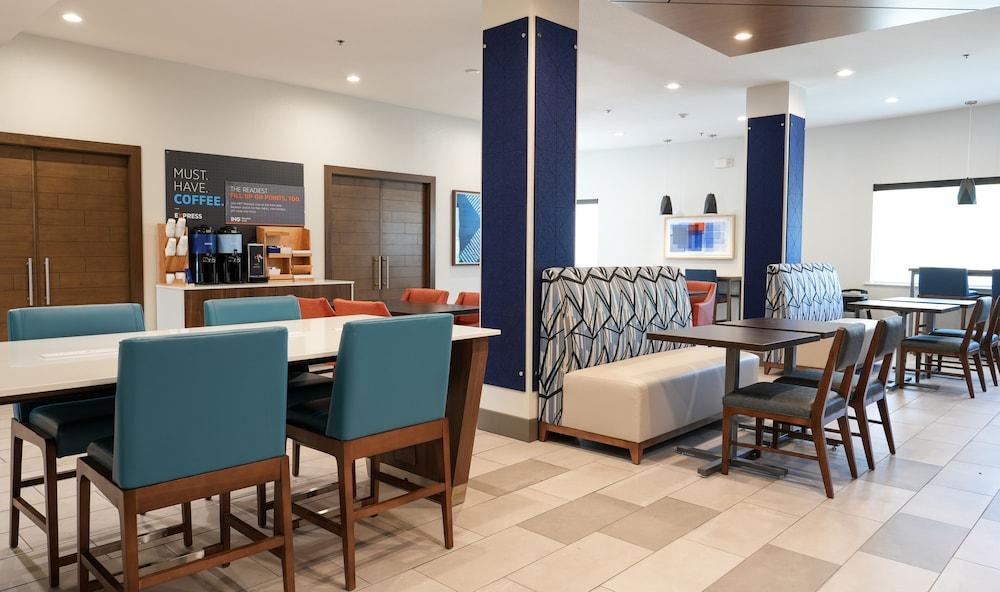 Holiday Inn Express & Suites Dallas Southwest-Cedar Hill by IHG photo 32
