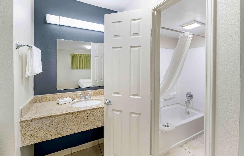 Extended Stay America Select Suites - Odessa photo 22