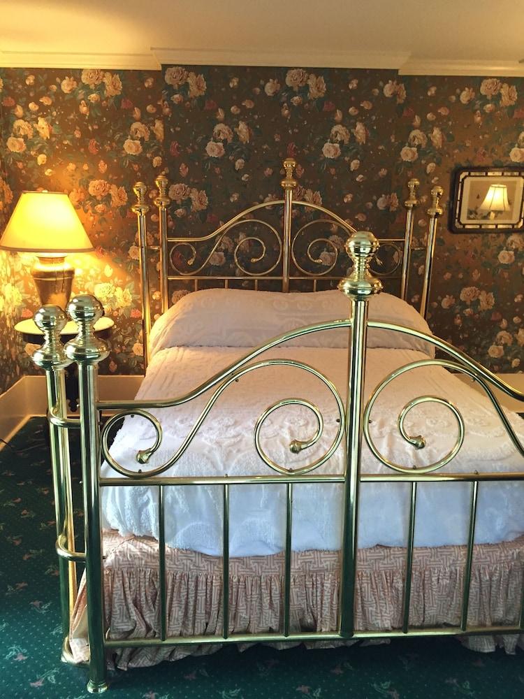 Nine O Five Royal Hotel photo 3