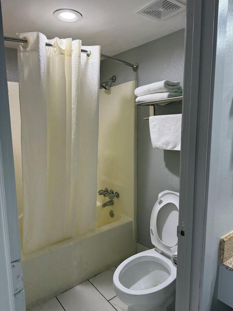 Quality Inn Indianola photo 47