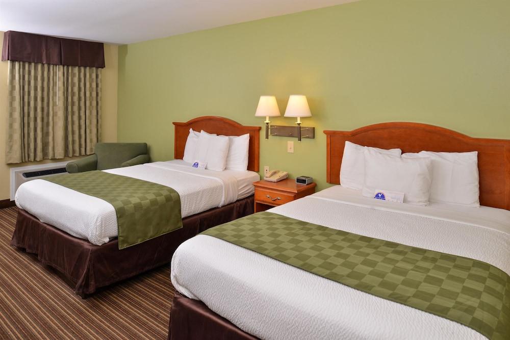 Americas Best Value Inn & Suites University Ave photo 12