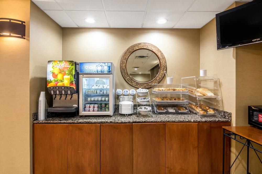 Comfort Suites Panama City Beach photo 35