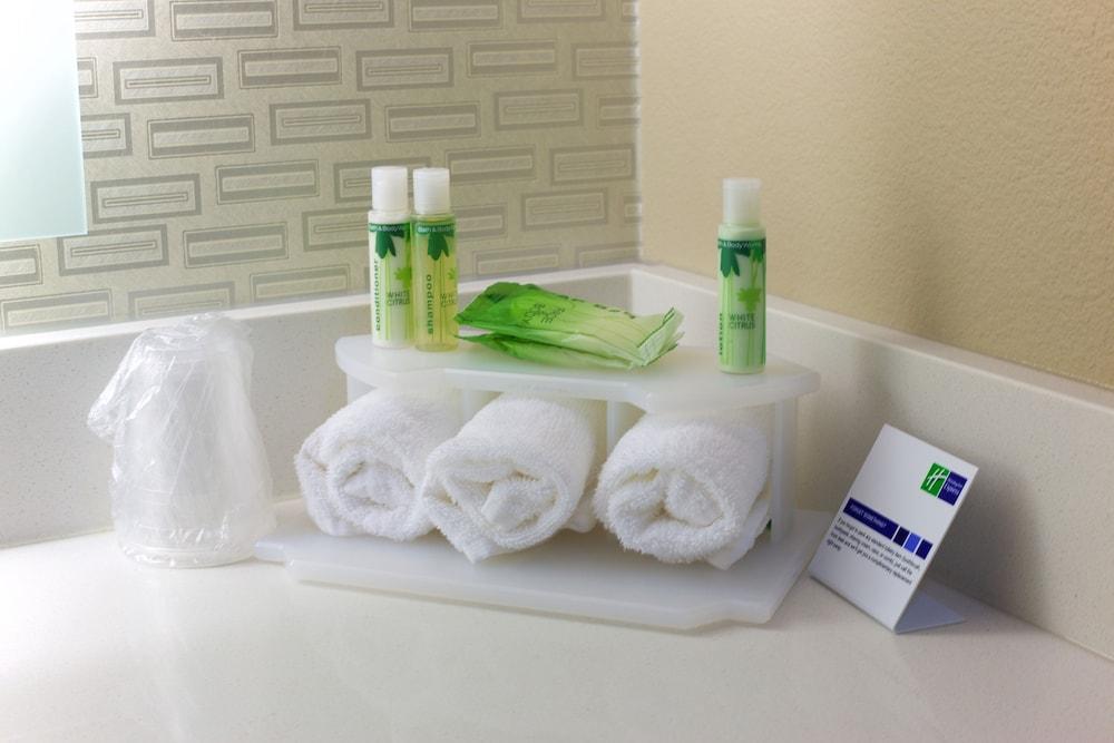 Holiday Inn Express Fargo SW - I-94 Medical Center by IHG photo 10