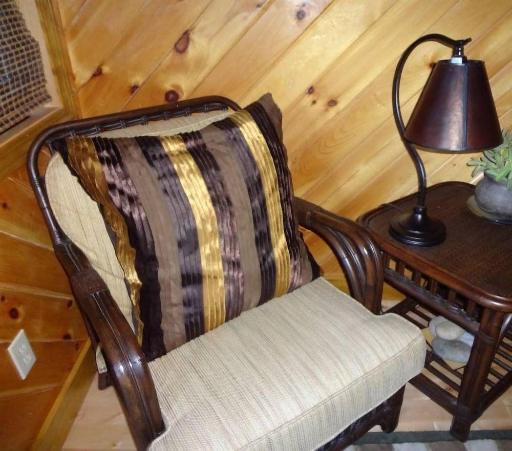 Hinckley's Dreamwood Cottages photo 38