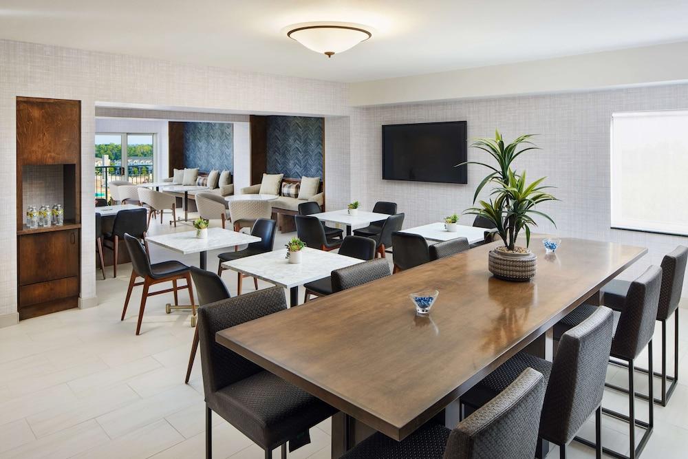 Hilton Charlotte Airport photo 63