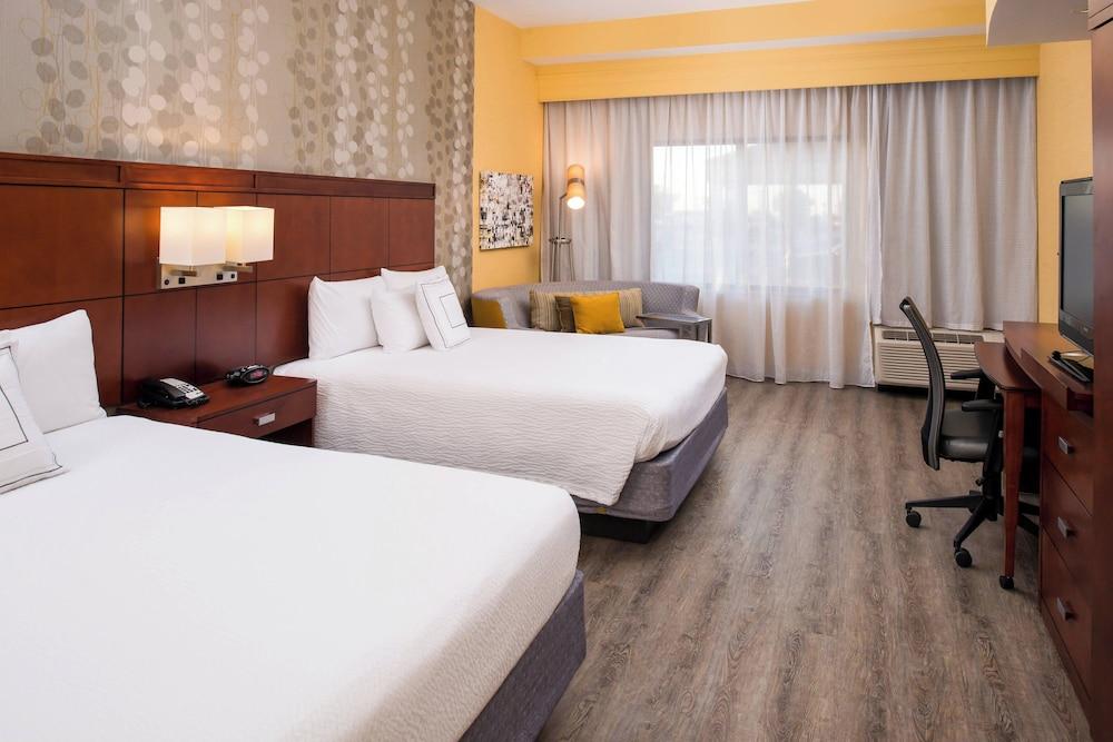 Courtyard Marriott Victorville photo 10