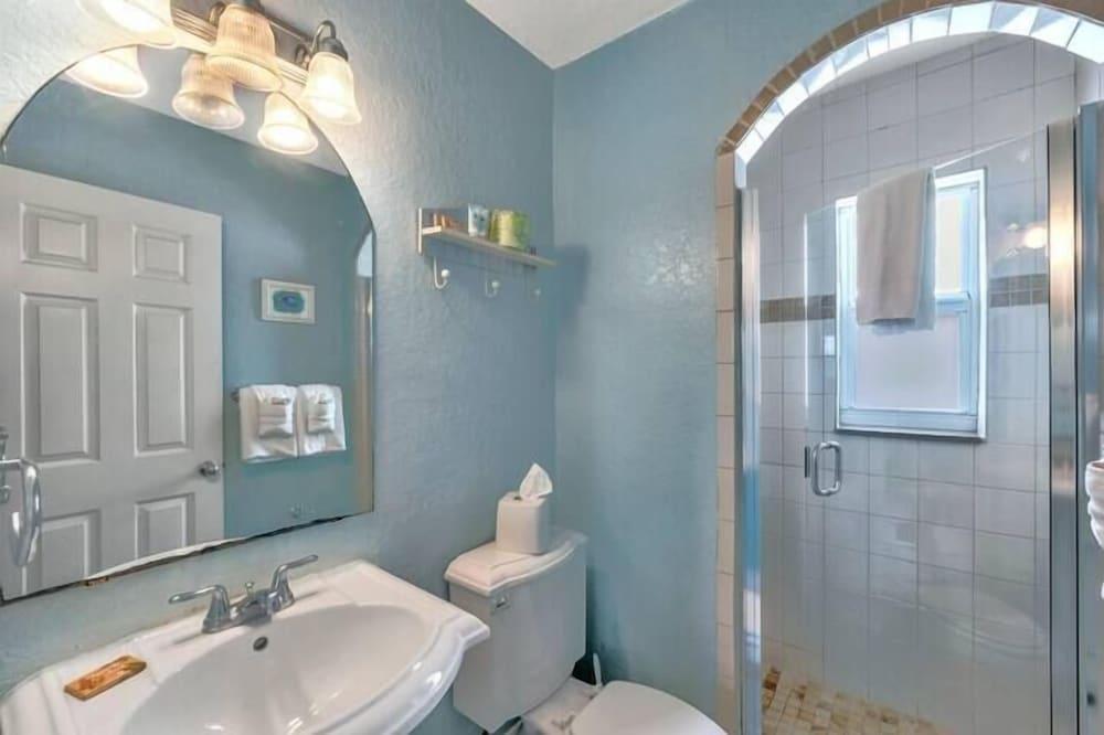 Blue Wave Suites photo 9