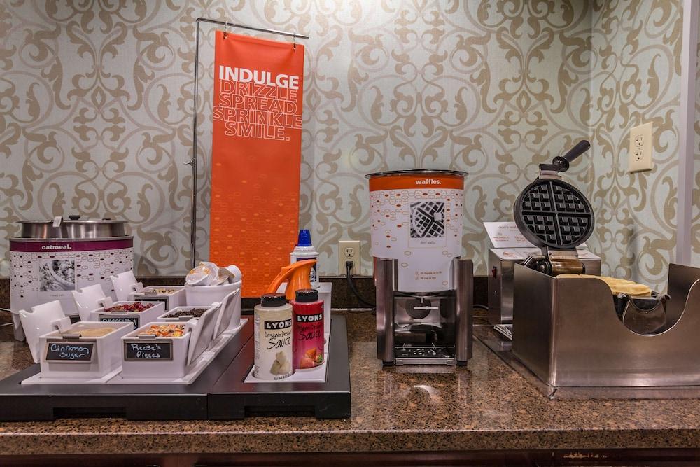 Hampton Inn Winchester-University/Mall Area photo 28
