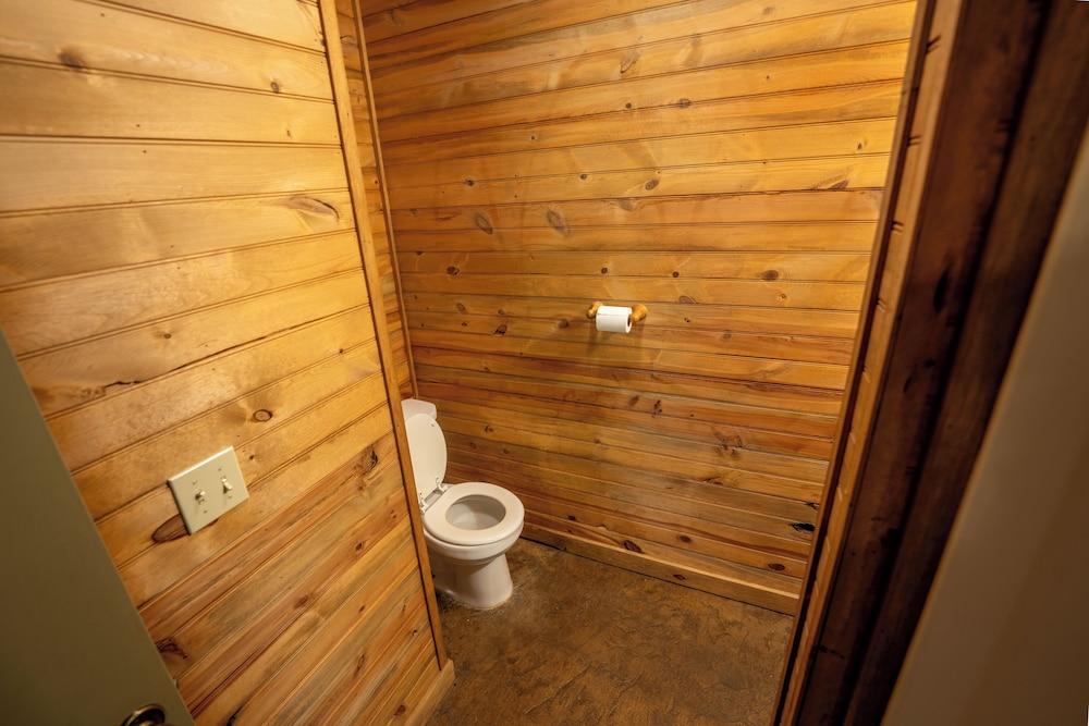 Fishtale Lodge photo 37