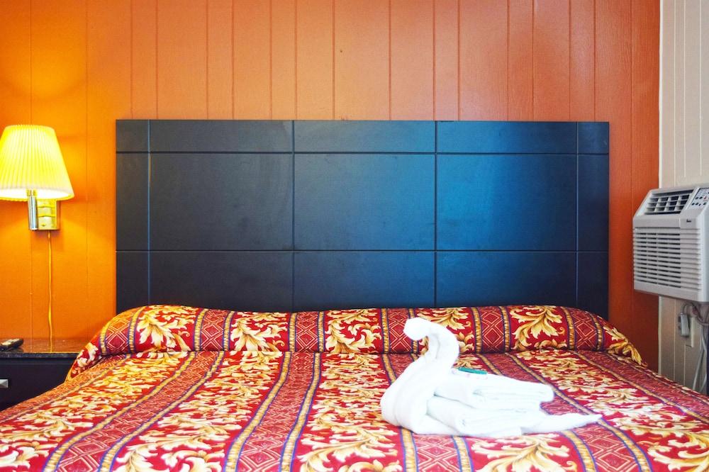Skyview Manor Motel photo 53