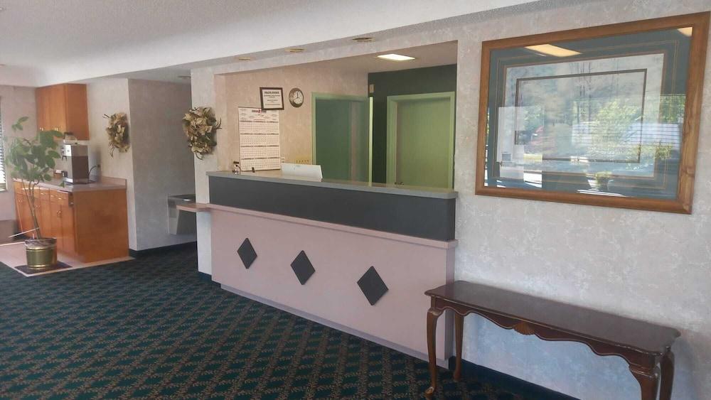 Traveler Inn and Suites photo 5