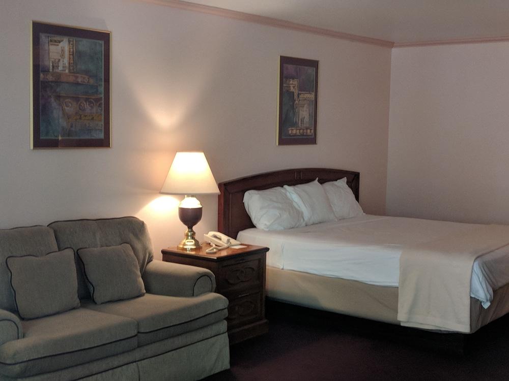 Saddle West Hotel and Casino and RV Park photo 3
