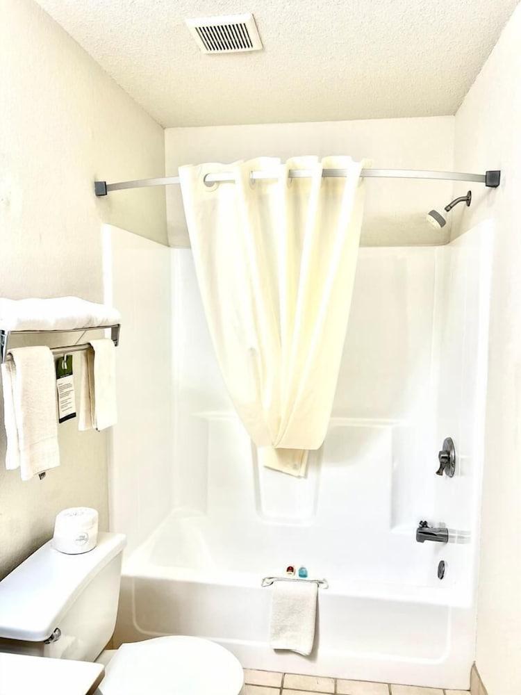 Econo Lodge Oacoma - Chamberlain West photo 41