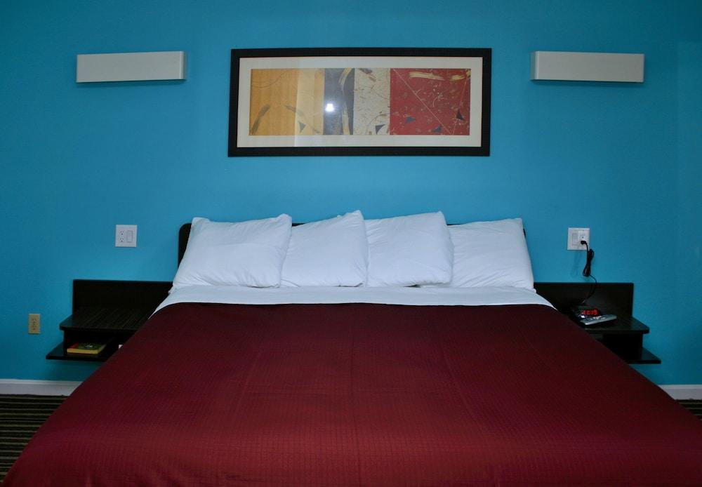 Relax Inn Motel photo 17