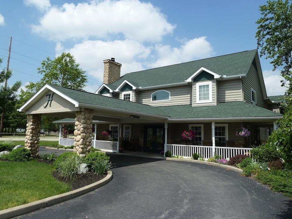 Hearthstone Inn & Suites photo 1