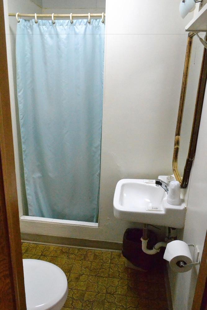 Innkeeper Motel photo 54