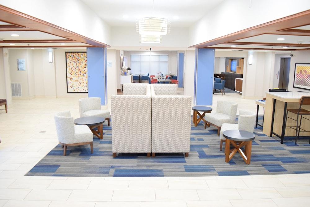 Holiday Inn Express Hotel & Suites West I 10 by IHG photo 6