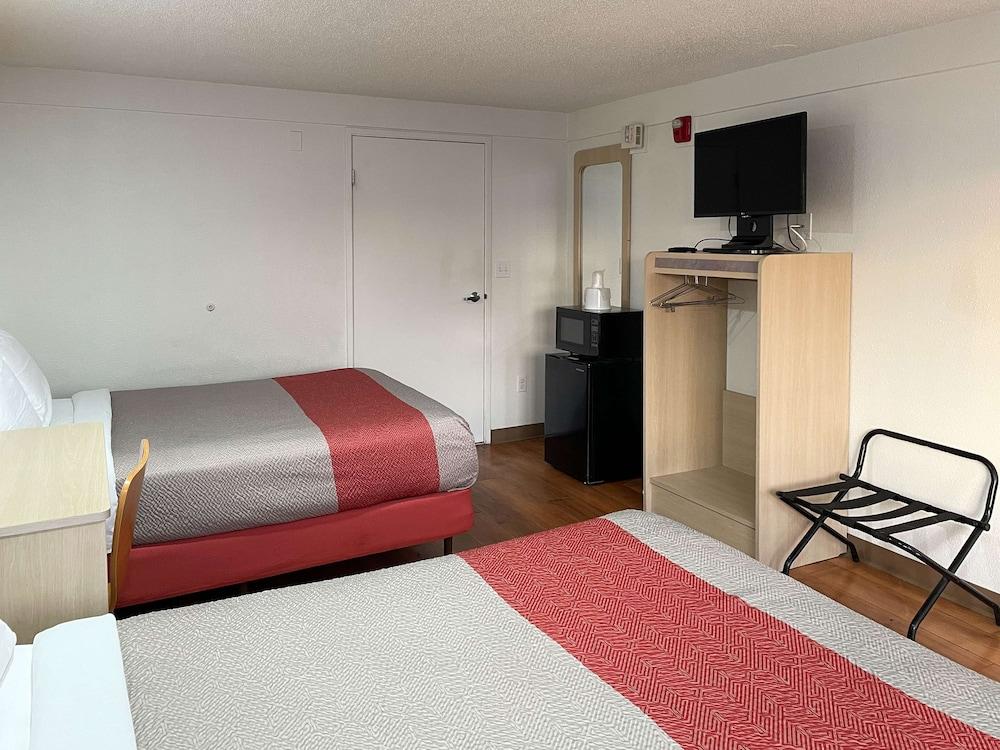 Motel 6 Hagerstown, MD photo 8