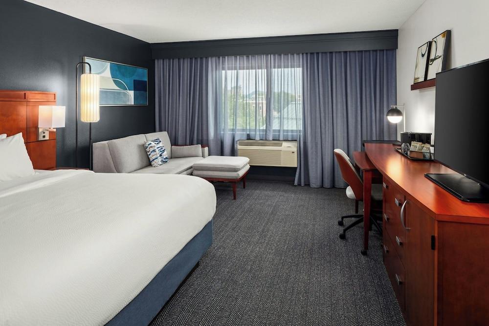 Courtyard by Marriott La Crosse photo 46
