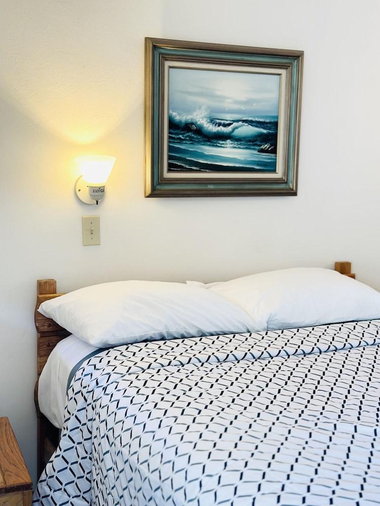 The Davenport Motel photo 20