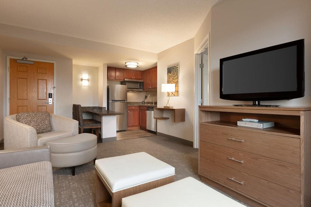Staybridge Suites Tampa East - Brandon by IHG photo 3