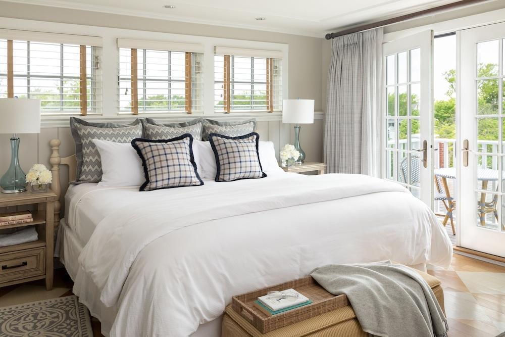 Vineyard Square Hotel & Suites photo 8
