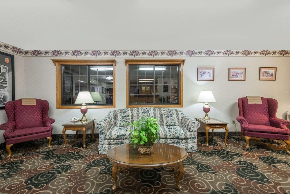 Super 8 by Wyndham Coshocton Roscoe Village photo 5