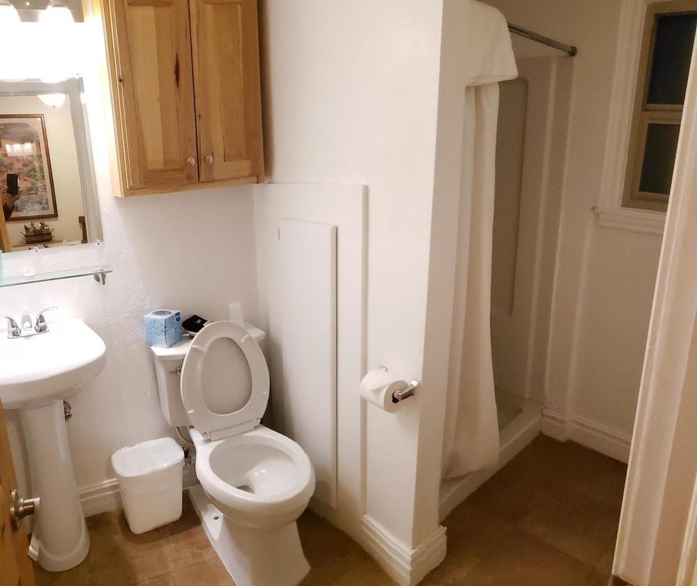 Stone Lizard Lodging photo 87