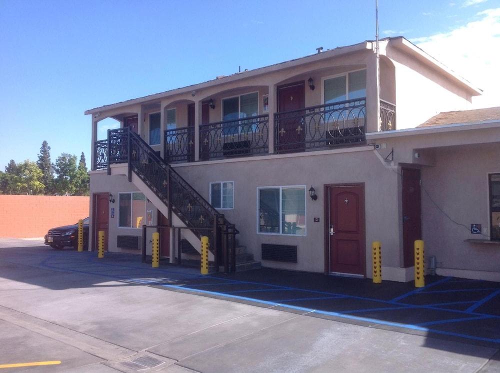 Sun Light Motel photo 19