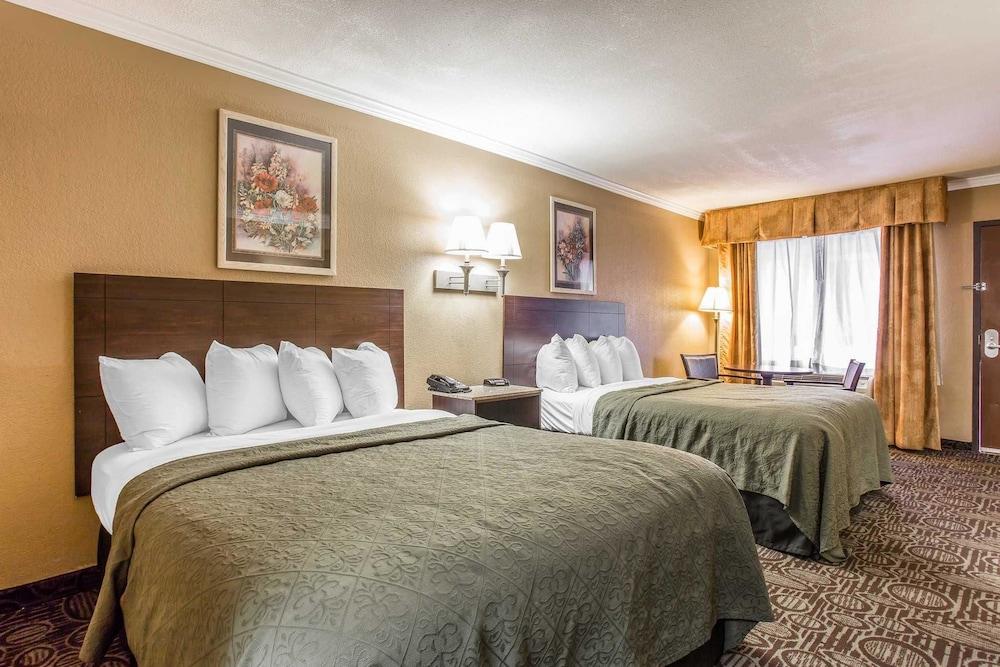 Quality Inn & Suites Ft. Jackson Maingate photo 43
