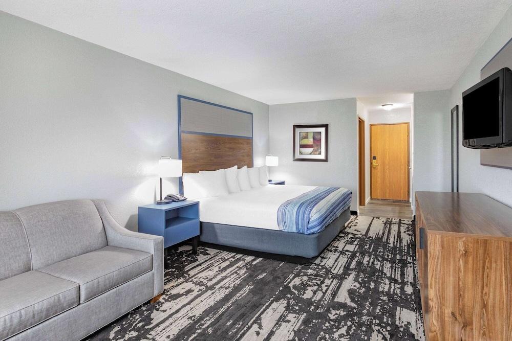 AmericInn by Wyndham Pella photo 15