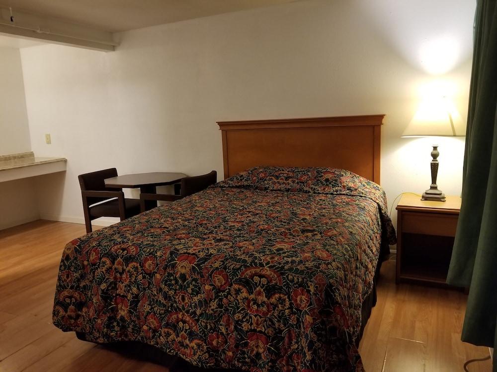 Pacific Lodge Tacoma photo 19