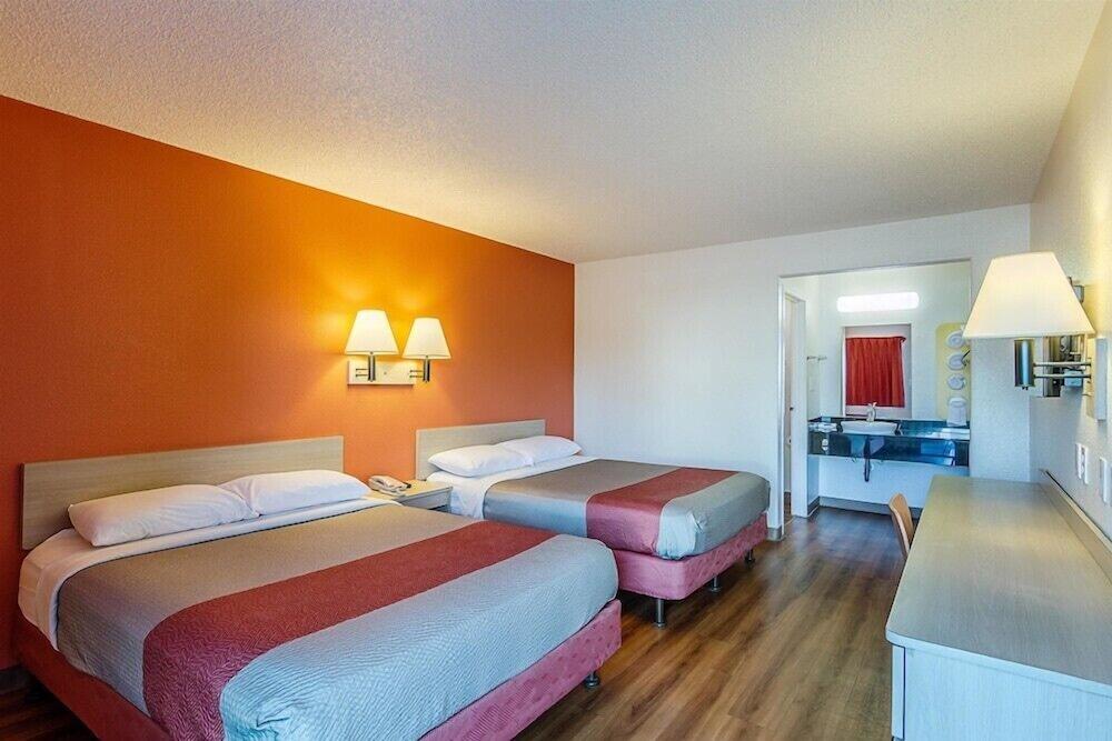 Motel 6 Modesto CA photo 26