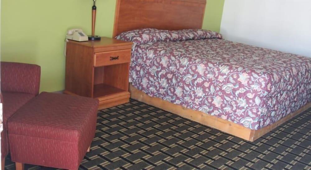 Frontier Motel photo 8