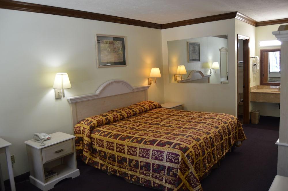 Economy Inn - Akron photo 12