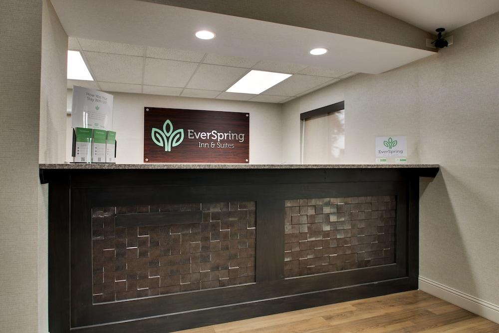 EverSpring Inn & Suites photo 2