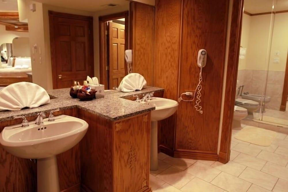 Sybaris Pool Suites Mequon photo 12