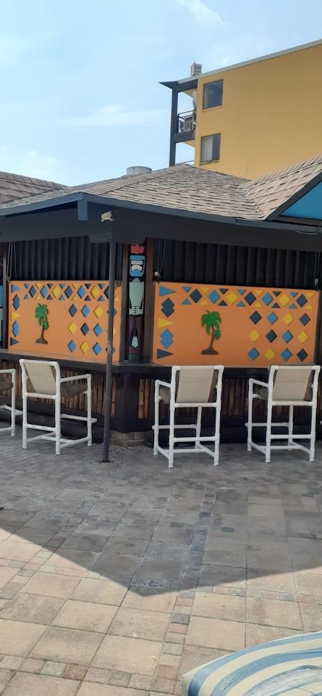 Hawaiian Inn Beach Resort photo 64
