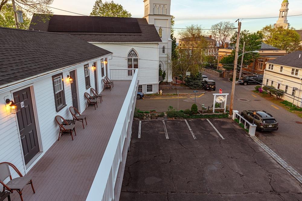 Eagle House Motel photo 60