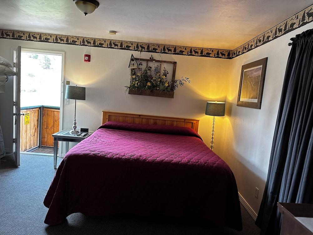 Rustic Inn Motel photo 7