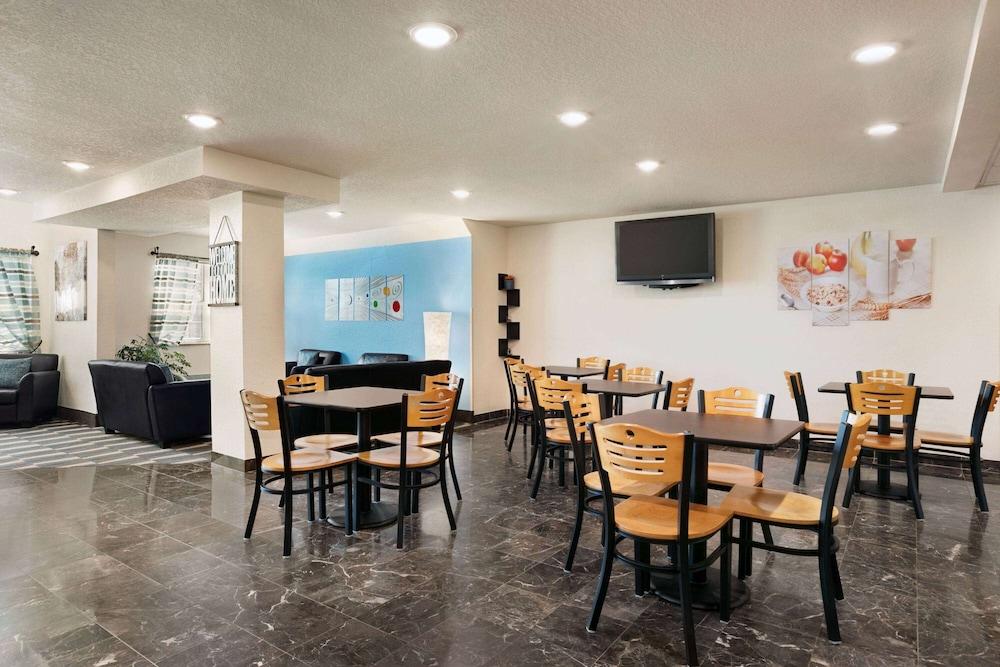 Microtel Inn & Suites by Wyndham Culpeper photo 13