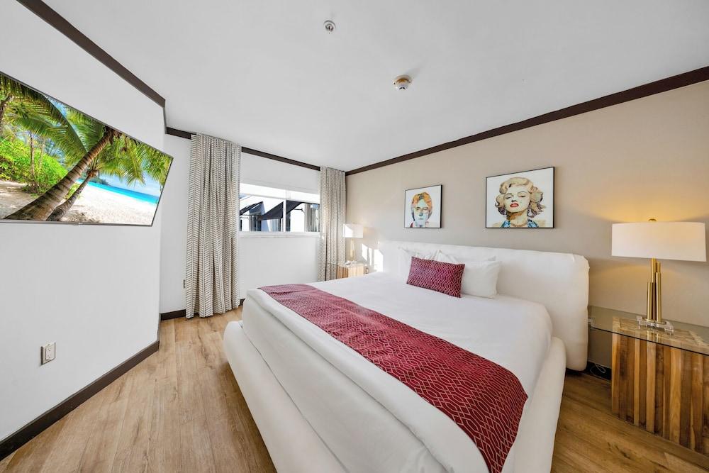 The Shoreline Suites photo 17