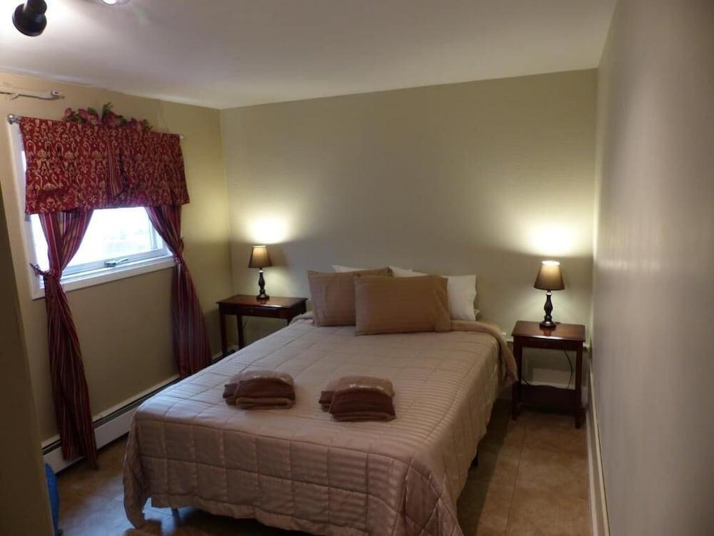 Bent Prop Inn & Hostel Downtown photo 23