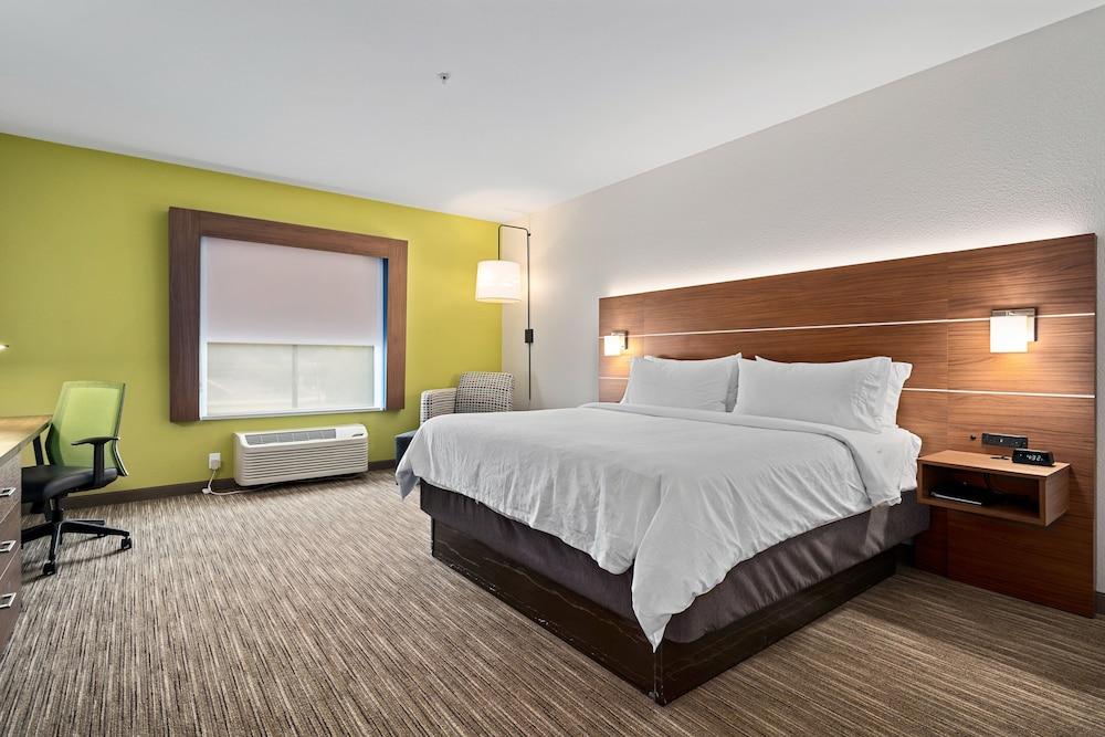 Holiday Inn Express Suites Van Buren-Ft Smith Area by IHG photo 21