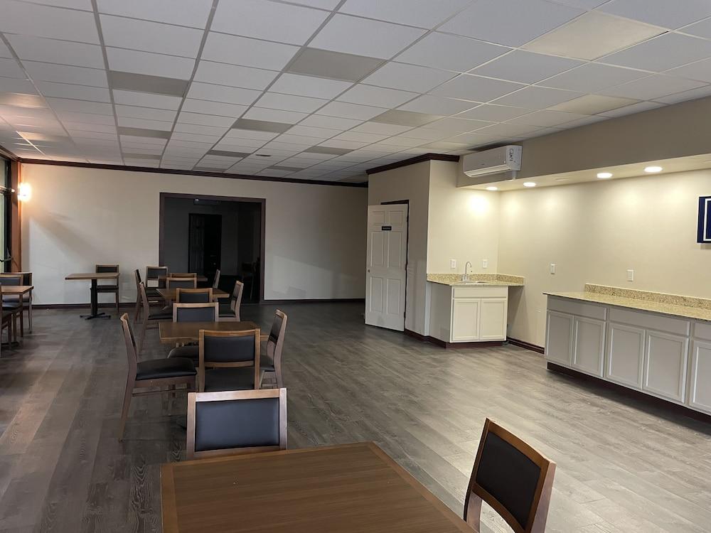 Econo Lodge Yemassee photo 32