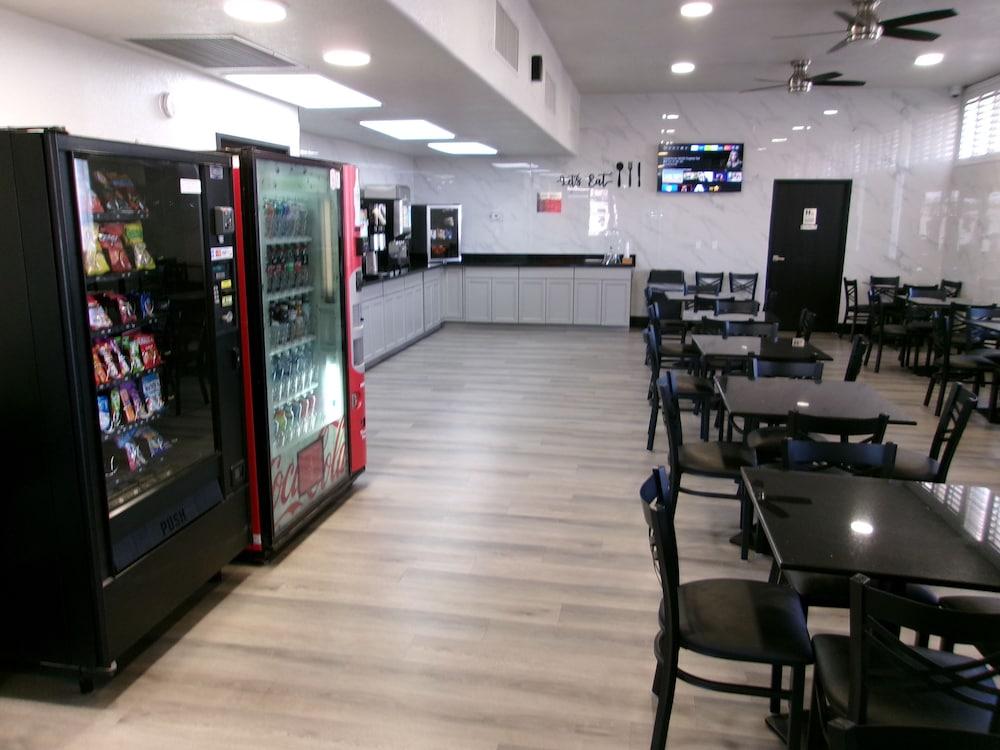SureStay Hotel by Best Western Phoenix Airport photo 49