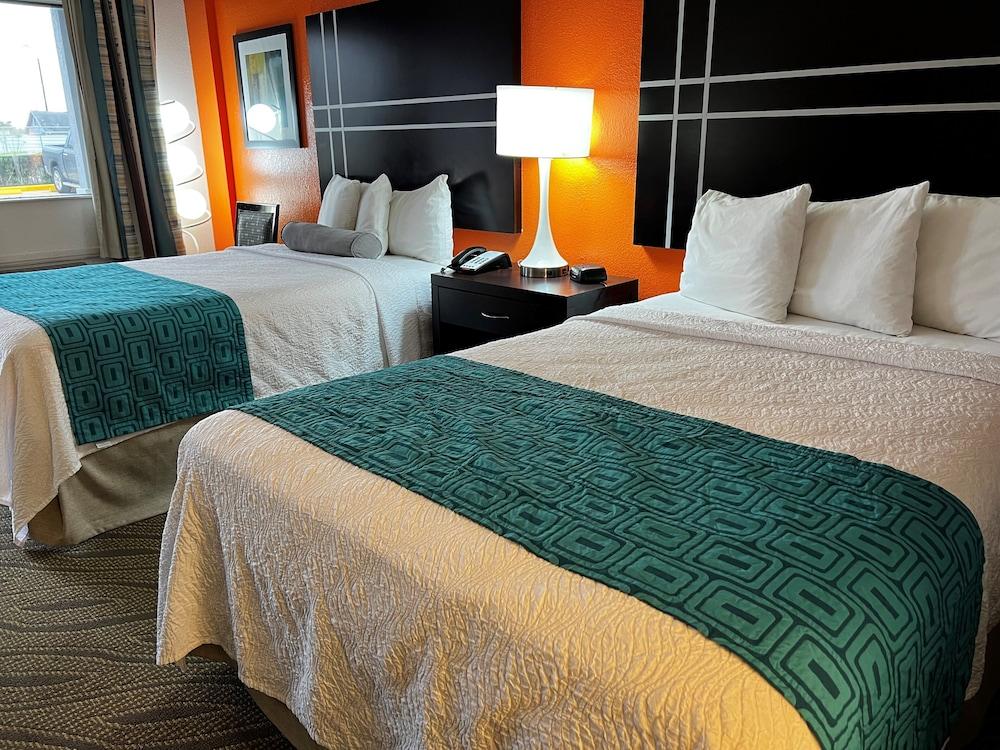 Howard Johnson by Wyndham Houston Heights/Downtown photo 3